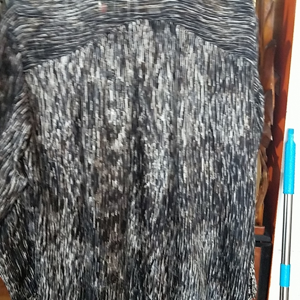 Shirt - Picture 3 of 5